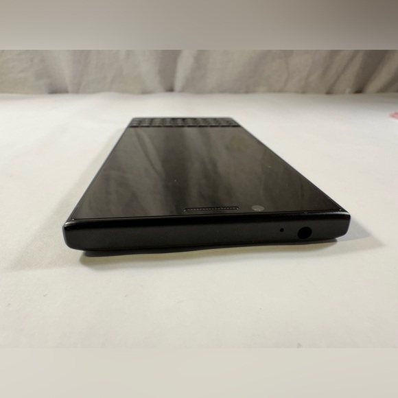 BlackBerry Key2 - Picture 5 of 7